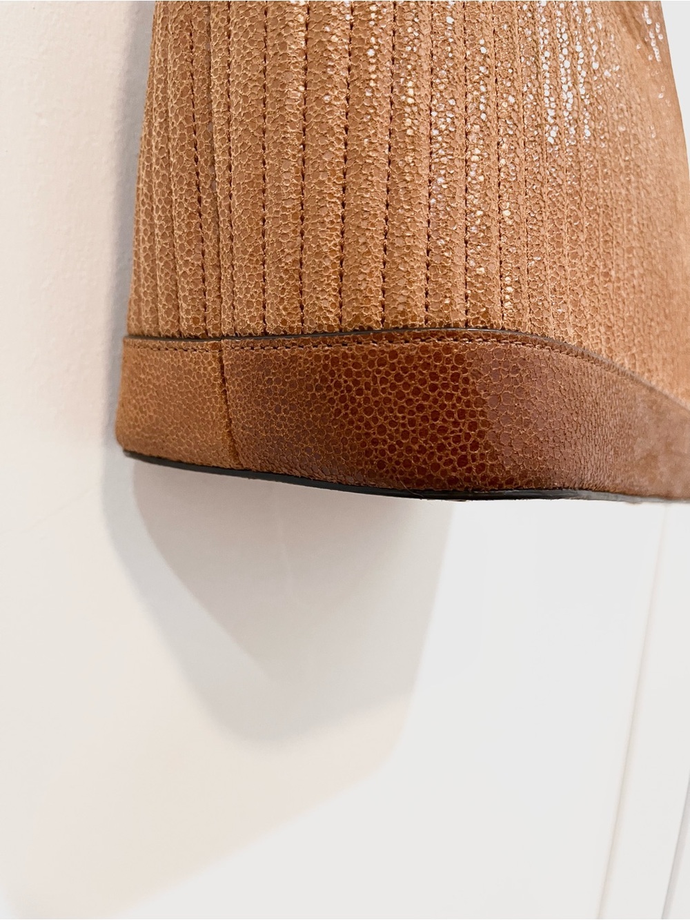 Henri Bendel #7 Quilted Nappa Leather Drawstring Bucket Bag Cognac Shimmery NEW - Picture 5 of 9